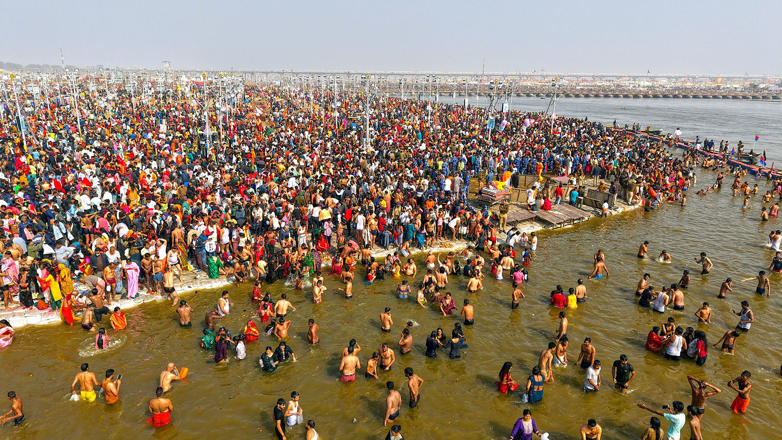 पर्यावरण वैज्ञानिकों ने कहा संगम का जल स्नान योग्य, केंद्रीय प्रदूषण बोर्ड की रिपोर्ट पर वैज्ञानिकों ने उठाए सवाल