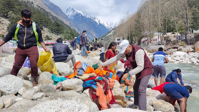 मां गंगा की स्वच्छता को लेकर गंगा विचार मंच के प्रान्त संयोजक लोकेंद्र सिंह बिष्ट ने प्रधानमंत्री नरेंद्र मोदी को लिखा पत्र