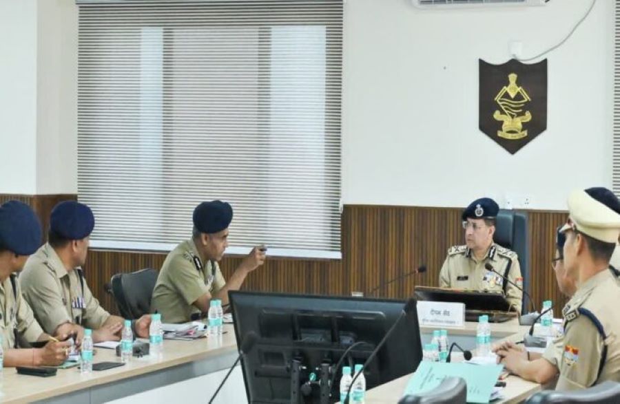 हरिद्वार अर्ध कुंभ को लेकर डीजीपी ने अधिकारियों के साथ की बैठक, तैयारियों को लेकर दिए दिशा-निर्देश