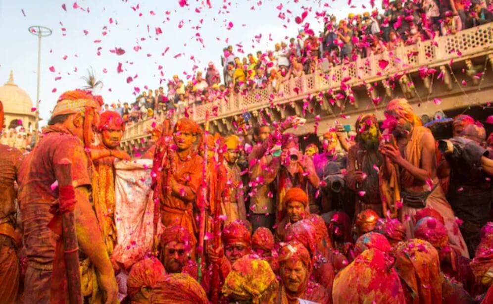 होली पर चढ़ा प्रयागराज महाकुम्भ का खुमार, रंगोत्सव के गीतों में पहली पसन्द बना प्रयागराज महाकुम्भ