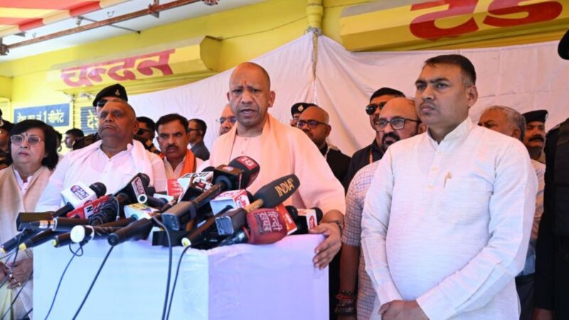 पूरी ताकत से आतंक के विषैले फनों को कुचला जाएगा : सीएम योगी