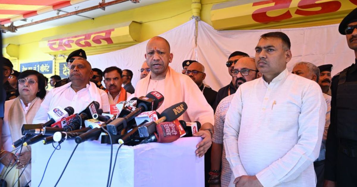 पूरी ताकत से आतंक के विषैले फनों को कुचला जाएगा : सीएम योगी