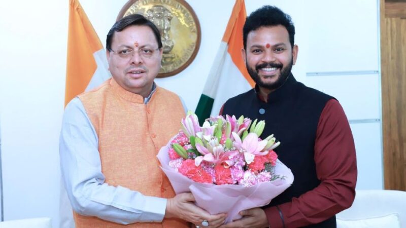 उत्तराखंड के कई मुद्दों को लेकर सीएम धामी ने केन्द्रीय नागरिक उड्डयन मंत्री से की चर्चा