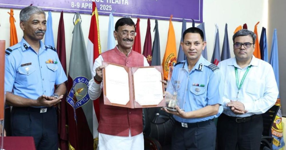 10वीं बार सैनिक स्कूल घोड़ाखाल रक्षा मंत्री ट्रॉफी से सम्मानित