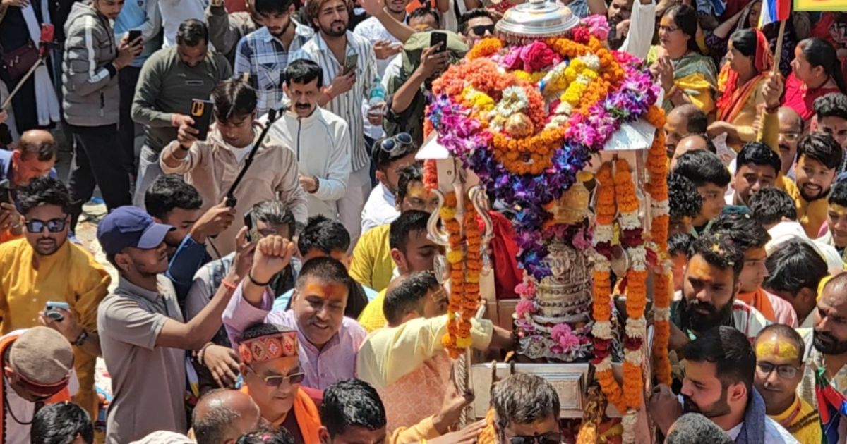 कपाट खुलने की तैयारी शुरू, भगवान केदार की पंचमुखी डोली ने श्री ओंकारेश्वर मंदिर से किया प्रस्थान