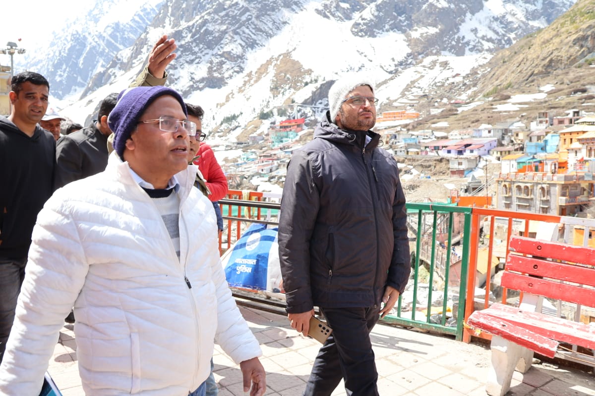 डीएम ने अधिकारियों को यात्रा से पहले सभी तैयारी पूरी करने का दिया निर्देश