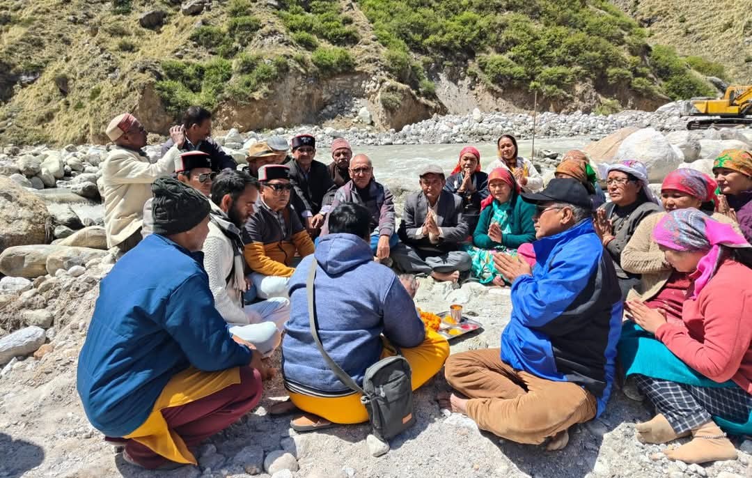 माणा में 12 वर्षों बाद शुरू हुआ पुष्कर कुंभ, श्रद्धालुओं ने लगाई आस्था की डुबकी
