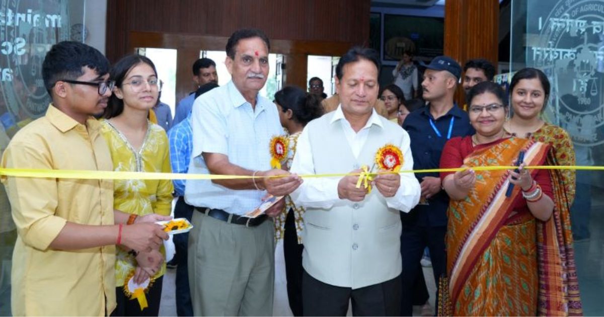 जीबी पंत विश्वविद्यालय में ‘मधुमक्खी उत्पाद प्रदर्शनी’ का आयोजन, कुलपति ने वैज्ञानिक दृष्टिकोण से कार्य की दी सलाह