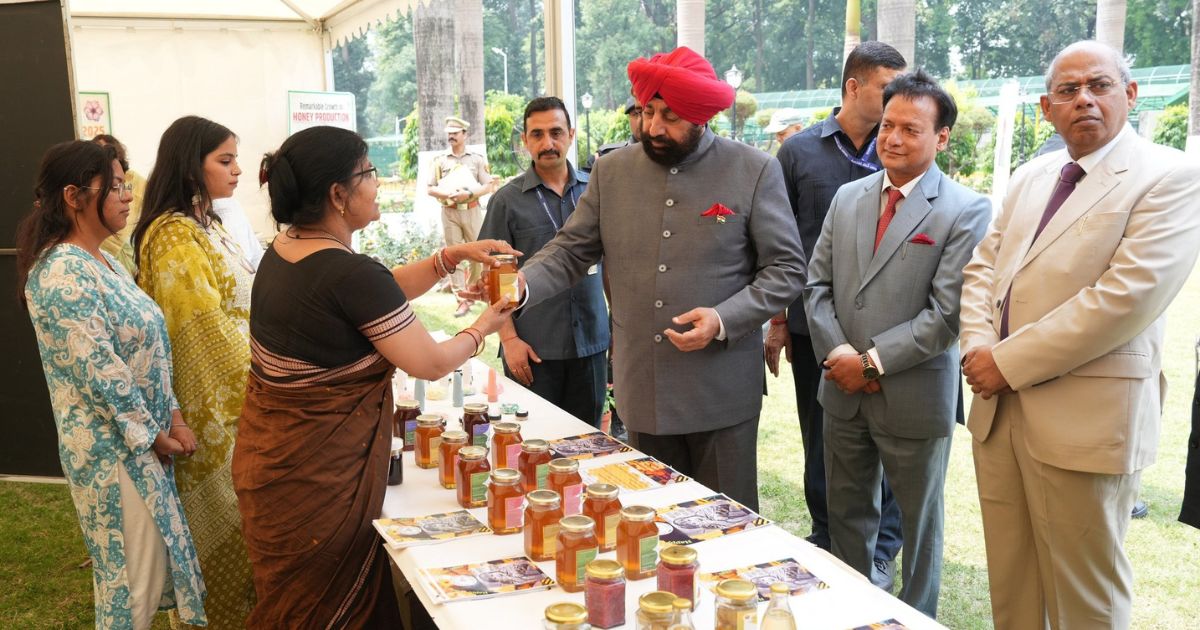 शहद उत्पादन को बढ़ावा देने के लिए राजभवन में लगाई गई प्रदर्शनी