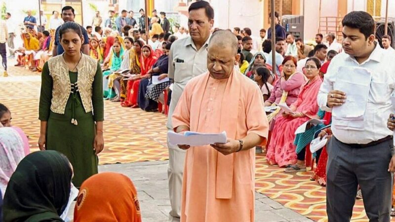 365 दिन में सीएम योगी के पास पहुंचे 66 हजार से अधिक जरूरतमंद