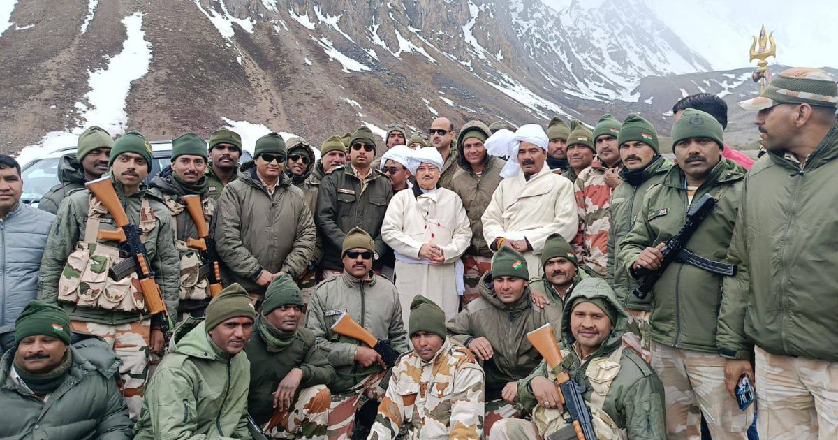 जेपी नड्डा ने किये आदि कैलाश के दर्शन, सुरक्षा बलों से की मुलाकात