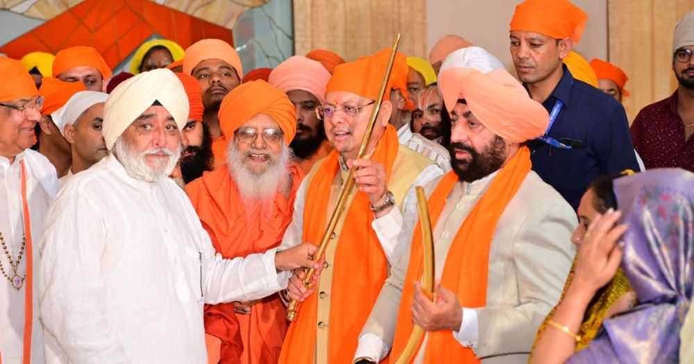 राज्यपाल और मुख्यमंत्री ने श्री हेमकुंड साहिब यात्रा के लिए जाने वाले प्रथम जत्थे को किया रवाना