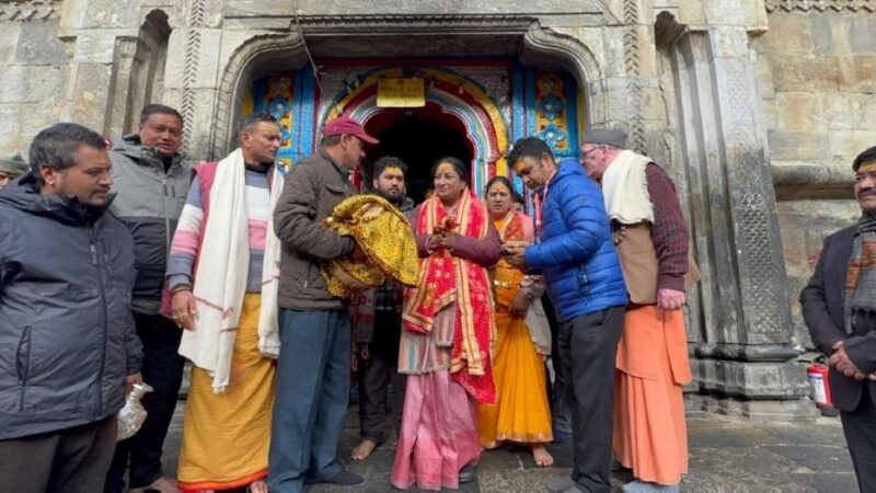 सीएम रेखा गुप्ता ने किए भगवान केदारनाथ के दर्शन