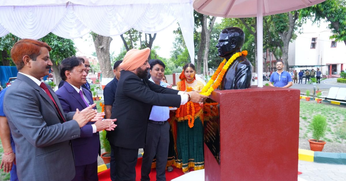 राज्यपाल ने पंतनगर विश्वविद्यालय में डॉ. ध्यान पाल सिंह पार्क एवं प्रतिमा का किया लोकार्पण