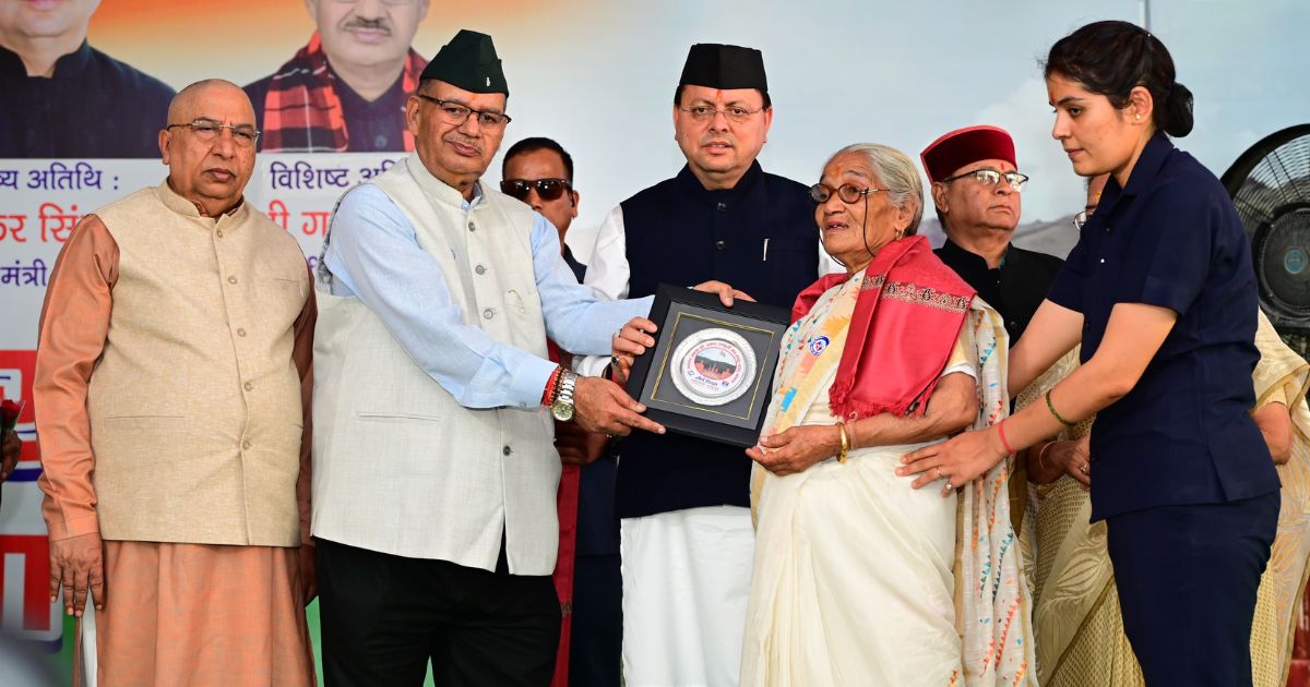 कारगिल विजय दिवस के अवसर पर सीएम धामी ने शहीद स्मारक पर वीर जवानों को दी श्रद्धांजलि