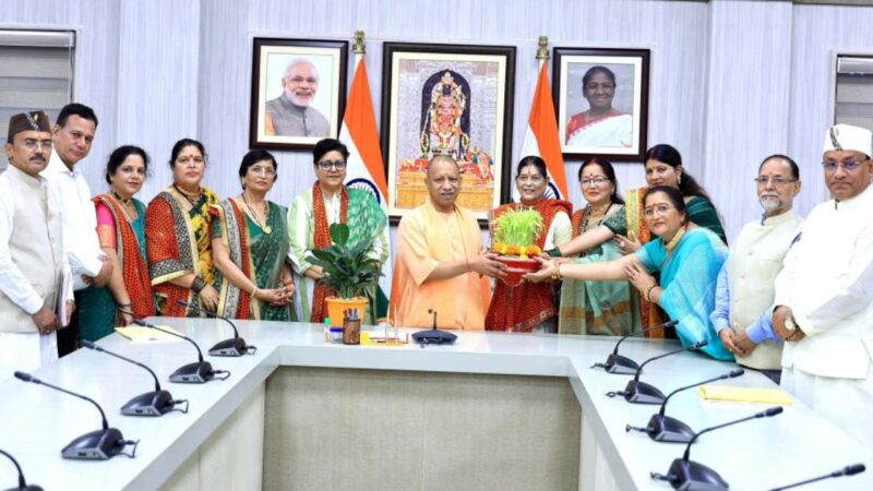 लोकपर्व हरेला पर पर्वतीय महापरिषद के सदस्यों की सीएम योगी से भेंट