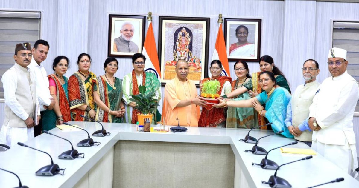 लोकपर्व हरेला पर पर्वतीय महापरिषद के सदस्यों की सीएम योगी से भेंट