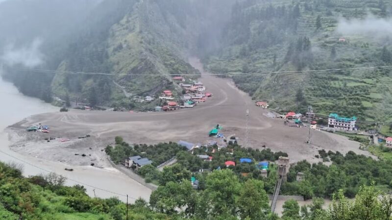 भागीरथी की पुकार: किसे फुर्सत है?