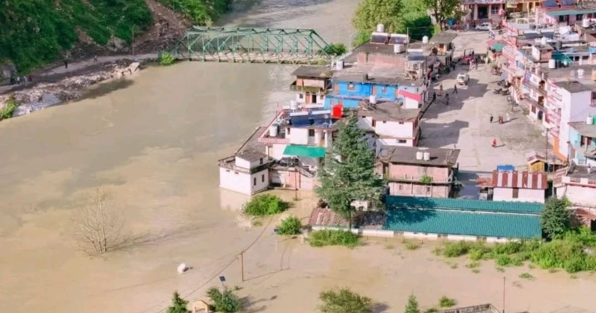 यमुना नदी में बनी झील का जलस्तर बढ़ा, स्यानाचट्टी में घर और होटल में घुसा पानी