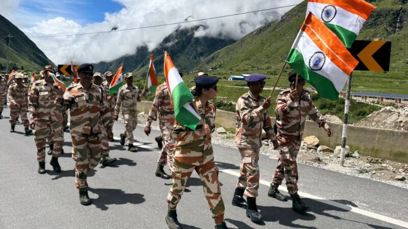 माणा से बदरीनाथ धाम तक आईटीबीपी ने निकाली तिरंगा यात्रा