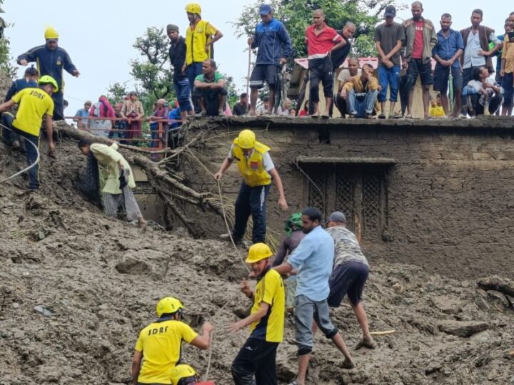 उत्तराखंड में बादल फटने और तेज बारिश से जनजीवन अस्त-व्यस्त