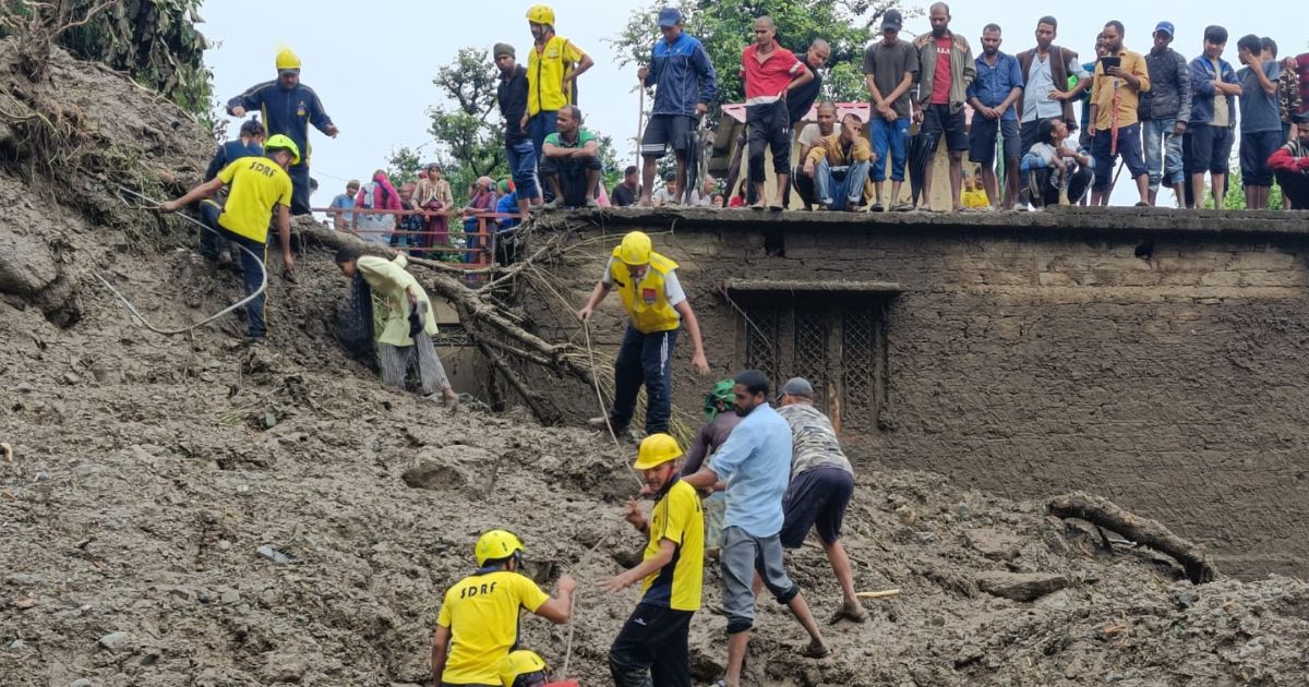 उत्तराखंड में बादल फटने और तेज बारिश से जनजीवन अस्त-व्यस्त