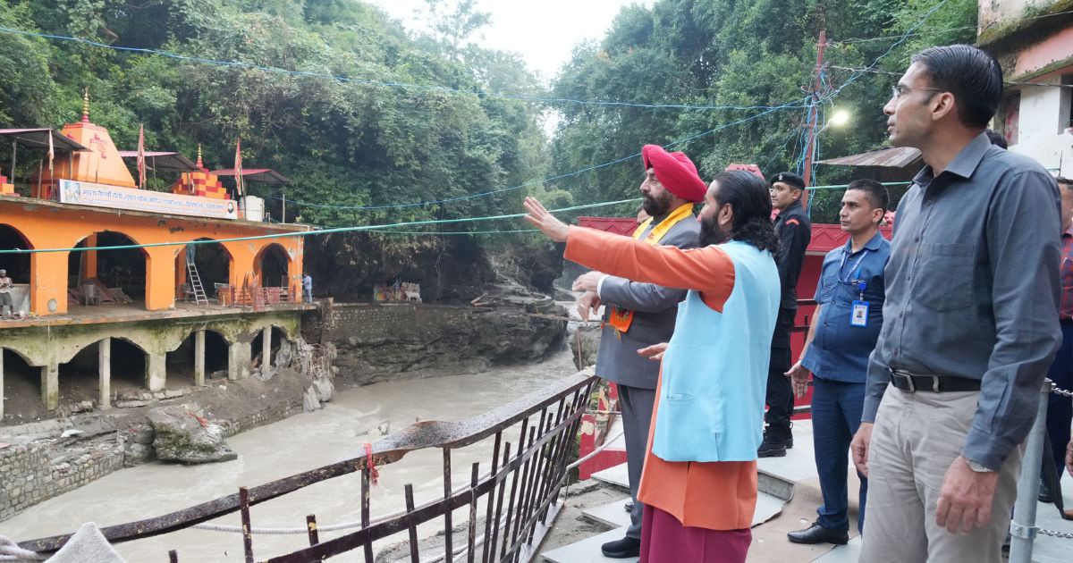 राज्यपाल ने आपदा प्रभावित क्षेत्रों का दौरा किया, टपकेश्वर महादेव मंदिर में सभी के सुख-समृद्धि की कामना की