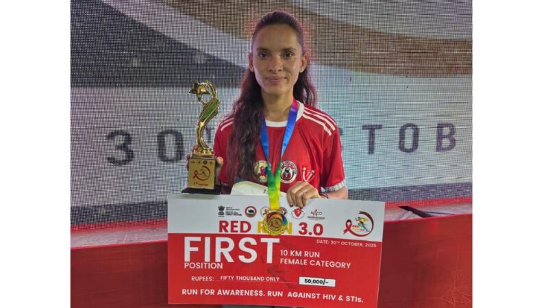 अनीशा ने 10 किलोमीटर की राष्ट्रीय रेड रन मैराथन में प्राप्त किया प्रथम स्थान