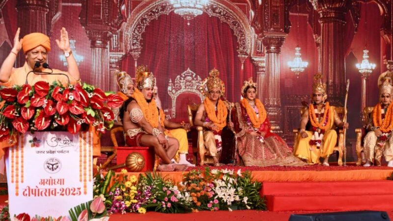 अयोध्या में फिर बना नया कीर्तिमान, 26,17,215 दीपों से जगमगाई प्रभु की नगरी