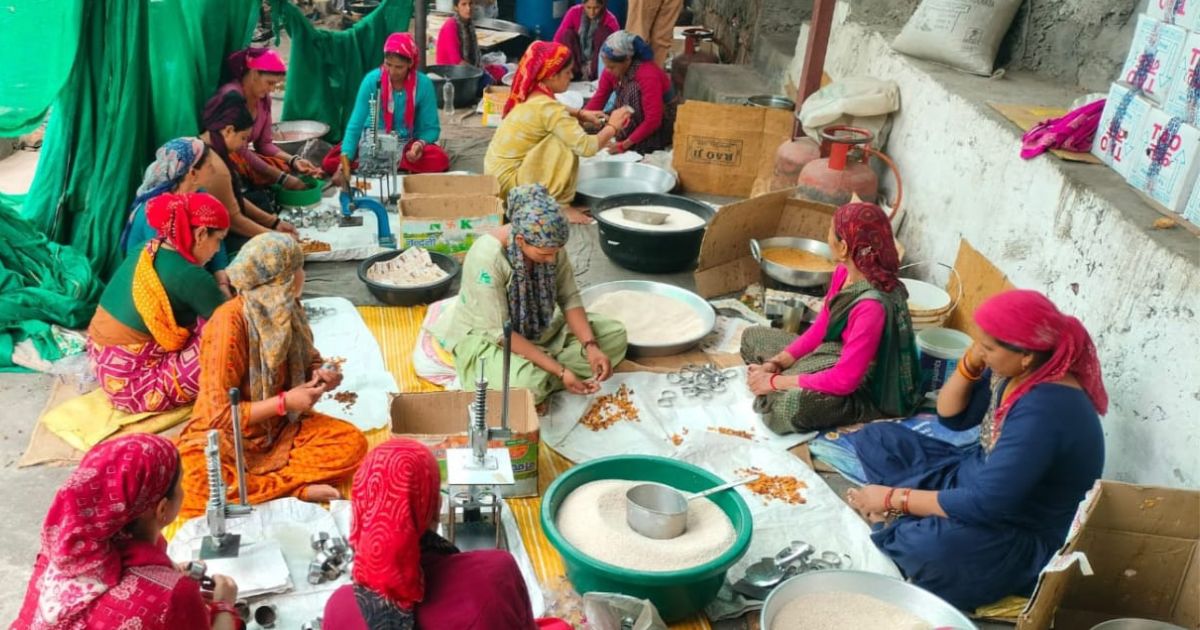 केदारनाथ यात्रा से महिला समूह बन रहे हैं आत्मनिर्भर