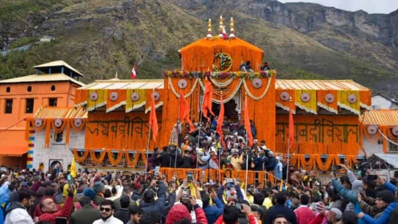 बद्रीनाथ में भी श्रद्धालुओं की संख्या का बना रिकॉर्ड, तीर्थयात्रियों का आंकड़ा 14.53 लाख के पार
