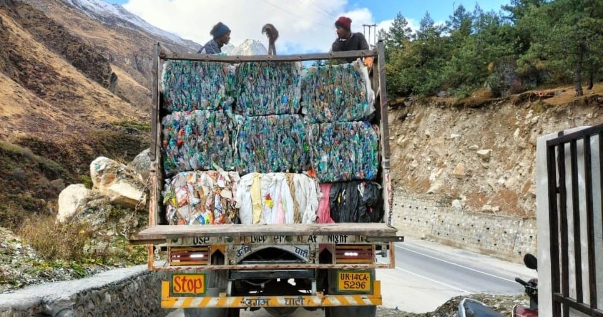 बदरीनाथ नगर पंचायत ने यात्रा काल में कूड़े से की 8 लाख से अधिक की आय