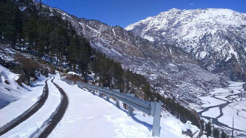 गंगोत्री में बर्फबारी: हिमालय की शीतलता और मां गंगा का श्रृंगार