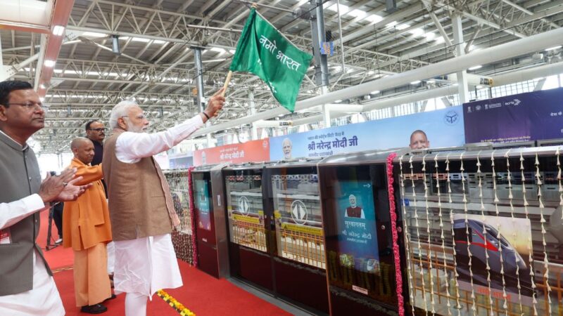 पीएम और सीएम ने किया दिल्ली-मेरठ नमो भारत कॉरिडोर और मेरठ मेट्रो का लोकार्पण
