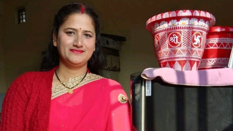 पहाड़ की लोककला को नई पहचान दे रहीं तृप्ति बेलवाल