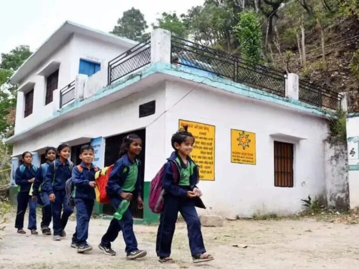 स्कूलों की नई समय-सारिणी लागू, छात्रों की पढ़ाई का समय बढ़ा