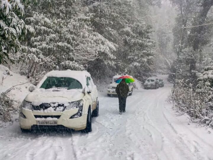 पहाड़ों पर बर्फ, मैदानों में बारिश – फसलों पर संकट के बादल