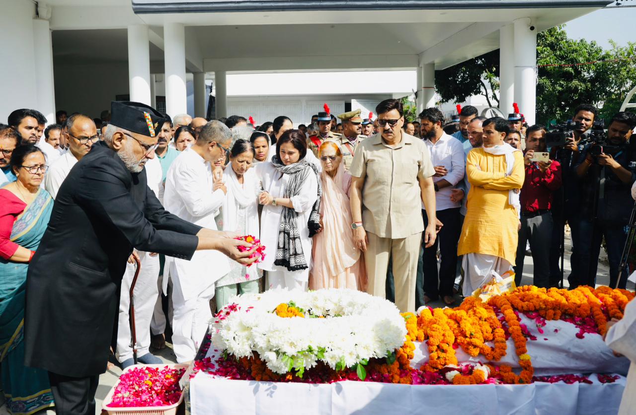 जननायक को अंतिम सलाम: मेजर जनरल भुवन चंद्र खंडूड़ी की अंतिम यात्रा में हजारों लोगों की भीड़