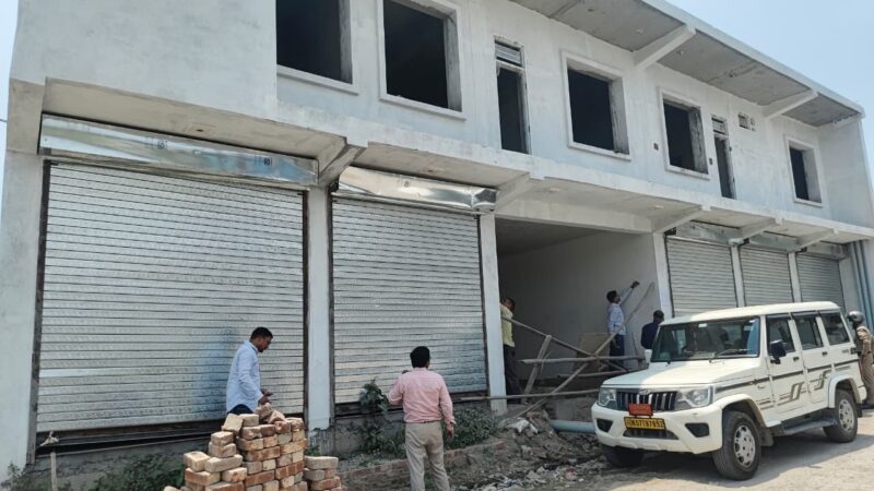 अवैध निर्माणों पर एमडीडीए का शिकंजा, ऋषिकेश में तीन निर्माणाधीन भवन सील