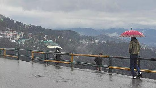उत्तराखंड के 12 जनपदों में अगले 24 घंटों में भारी बारिश का अनुमान