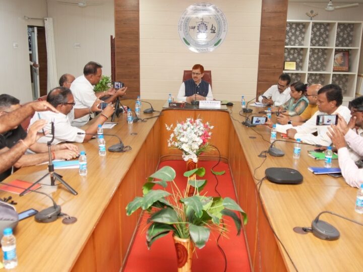 पंतनगर विश्वविद्यालय करेगा उत्तराखण्ड बीज एवं तराई विकास निगम को विभिन्न फसल प्रजातियों की आधारीय बीज की आपूर्ति