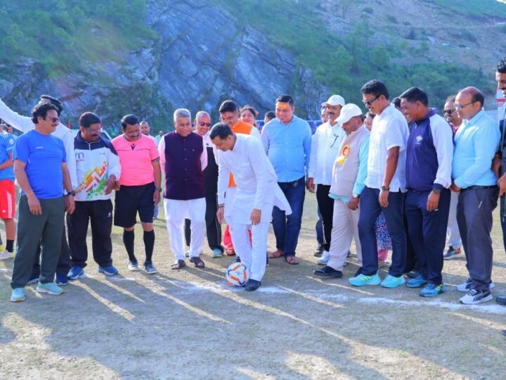 रांसी स्टेडियम में गूंजा युवा जोश, सांसद चैंपियनशिप ट्रॉफी का उत्साहपूर्ण शुभारंभ
