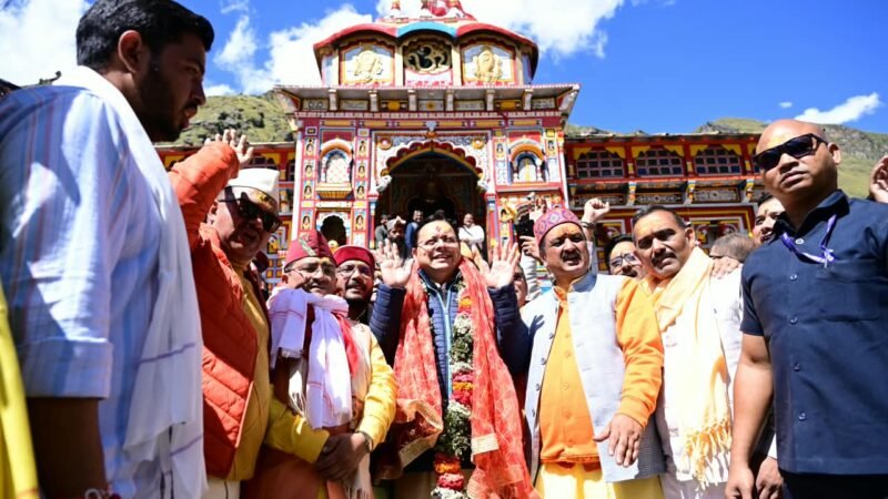 श्री बदरीनाथ धाम में सीएम धामी ने की पूजा-अर्चना, मास्टर प्लान के कार्यों का लिया जायजा