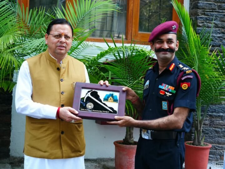 सीएम धामी ने नेहरू पर्वतारोहण संस्थान के सफल पर्वतारोहण अभियानों का किया फ्लैग-इन