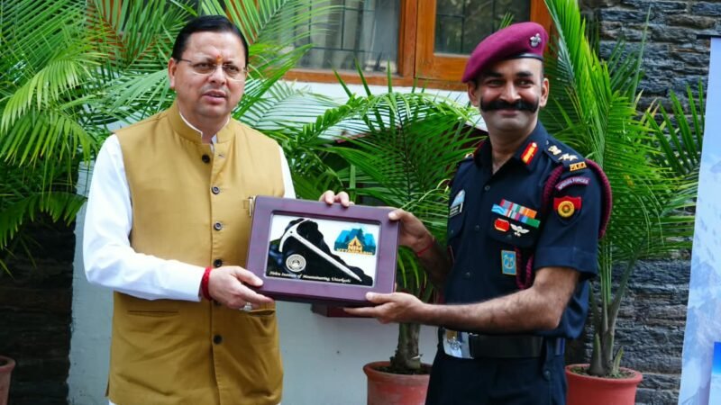 सीएम धामी ने नेहरू पर्वतारोहण संस्थान के सफल पर्वतारोहण अभियानों का किया फ्लैग-इन